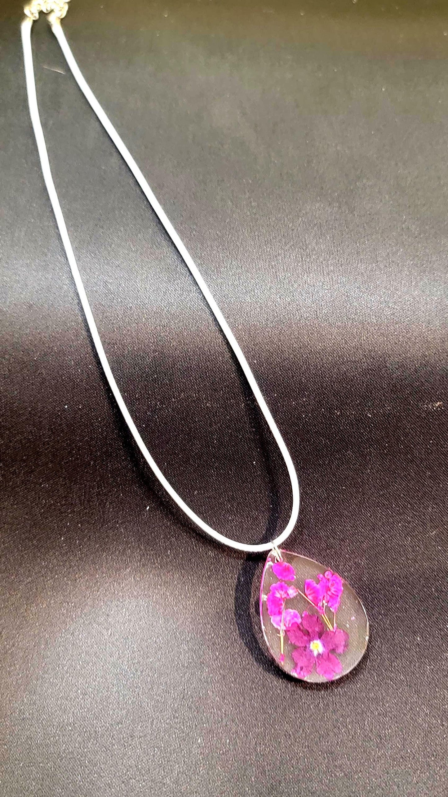 Handmade Teardrop Resin Necklace – Pressed Floral Pendant Jewelry perfect for a gift.